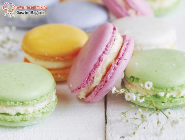 Macaron, fehér töltelékkel