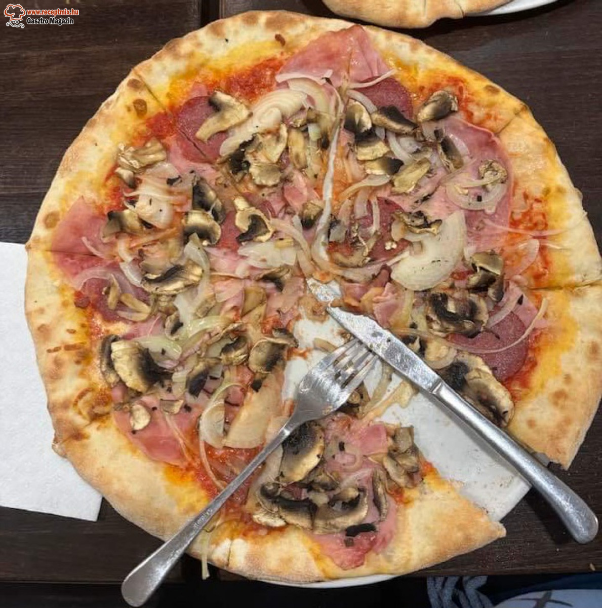 Pizza, gombás - sonkás