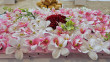 Torta virágszirmokkal