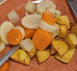 Párolt zöldségek, sült krumpli