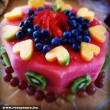 Gyümölcsökbõl készült torta